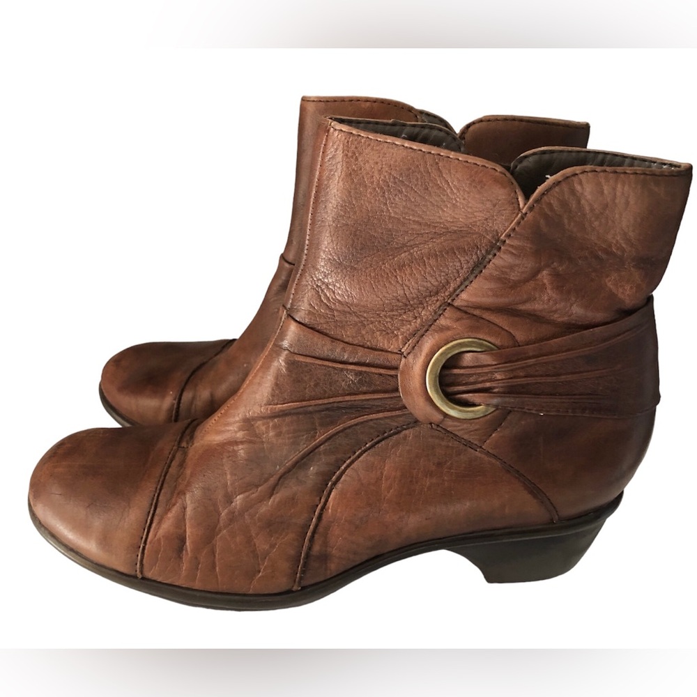 Clarks Women’s Bendables Ruched Leather Heels Brown Rosa Boots 8.5 SOLD